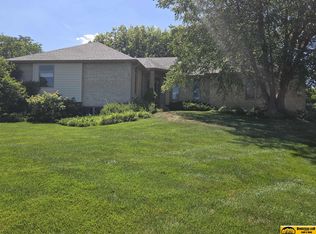 1905 Country Meadows Pl, Beatrice, NE 68310
