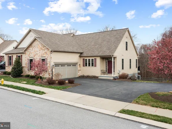 242 Honeycroft Blvd, Cochranville, PA 19330