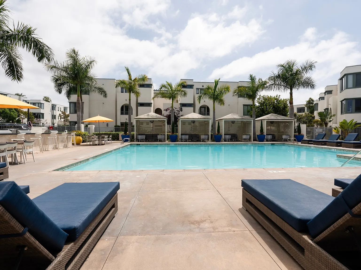 Dylan Point Loma Apartments — Photo 2