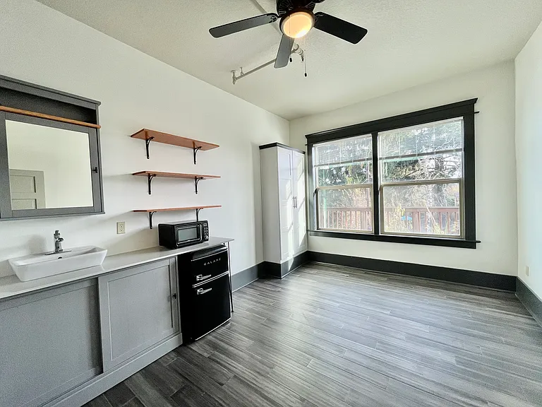 8212 N Denver Ave #10 — Photo 1
