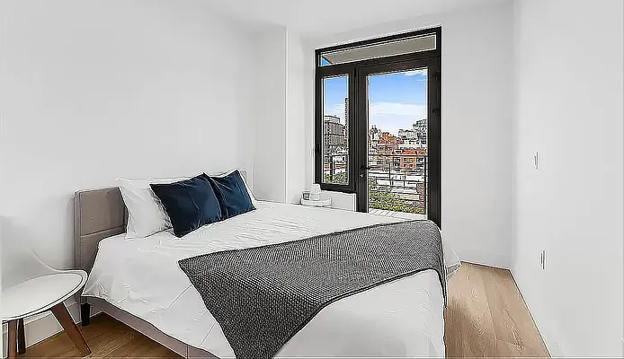 Rented by REAL New York | media 21