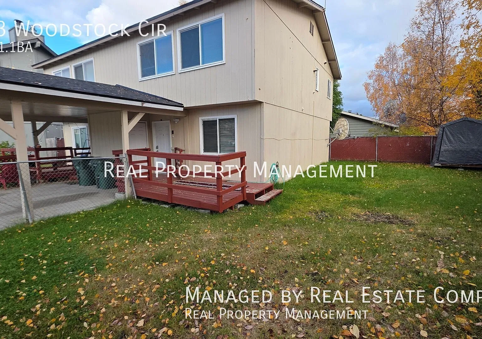 Three Bedroom Pet Friendly Townhome with Fenced Yard — Photo 3