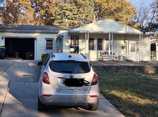 1080 N Country Club Rd, Decatur, IL 62521