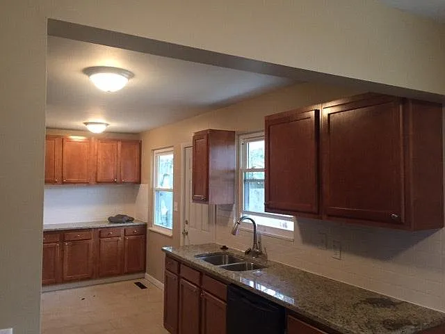 337 E Clearview Ave — Photo 5