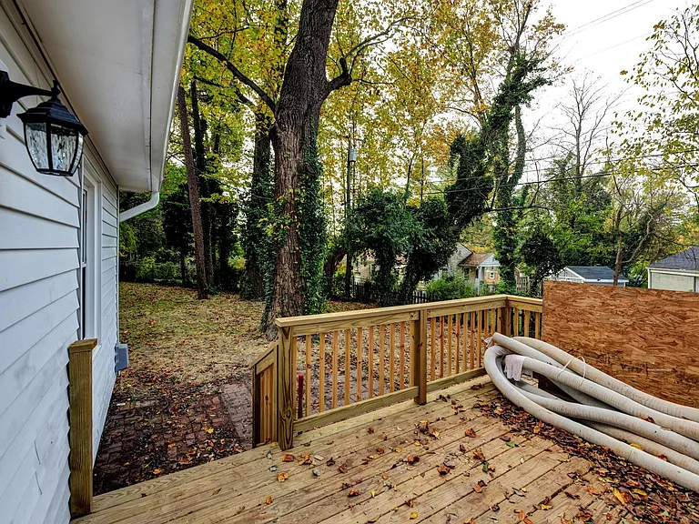 2451 Boone Ave — Photo 11