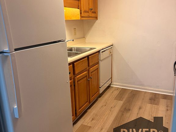 4th image of 411 E Roosevelt Ave APT D