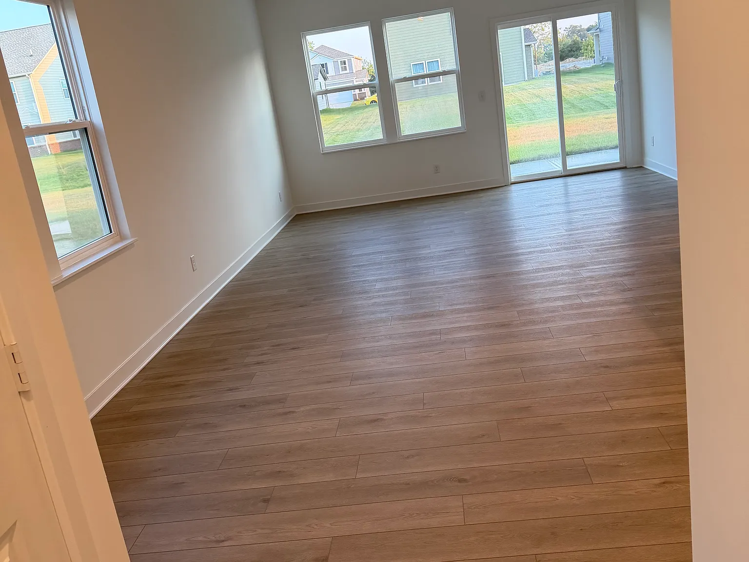 4 bed, 2200 sqft, $2,500 — Photo 2