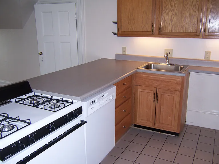 13 Goodman St S #8 — Photo 6