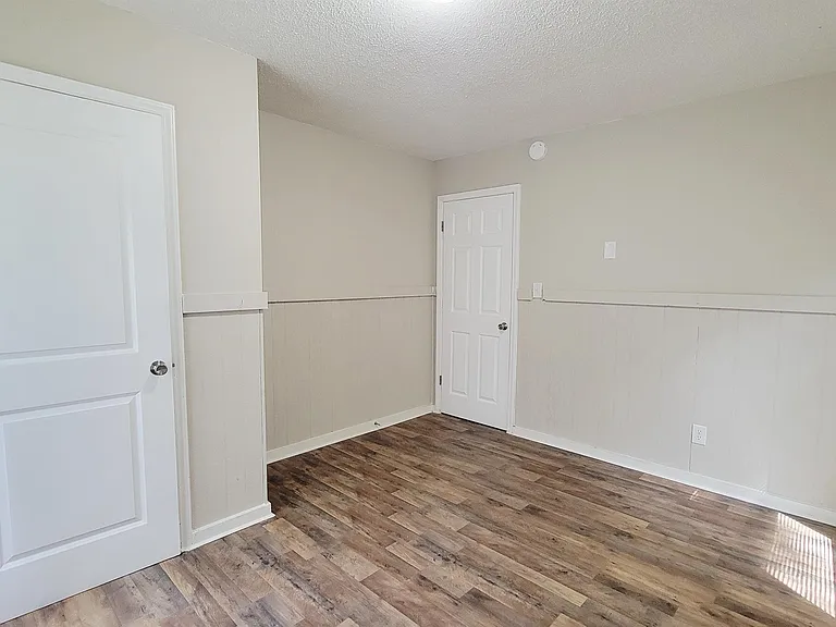 1306 Ragan Ave — Photo 3