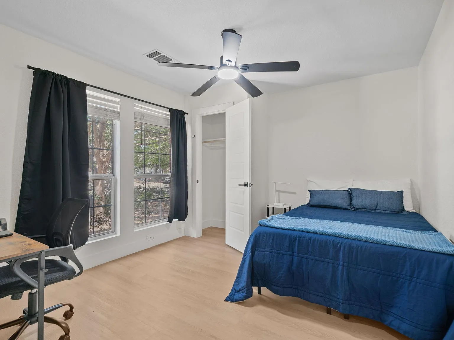 4 bed, 3.0 bath, 2450 sqft, $728 — Photo 1