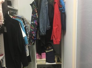 20 Maplewood Dr, Plainview, NY 11803