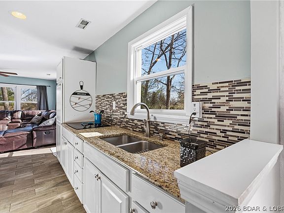 5th image of 31806 Lakeview Ln
