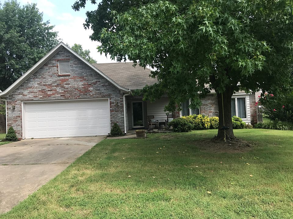 1st image of 1626 E Thornhill Dr