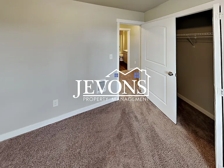 511 N 22nd Ave — Photo 35