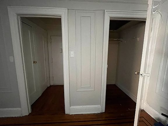 4th image of 2101 Westbury Ct APT 2B