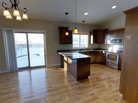 5th image of 5810 W Prairiewood Dr