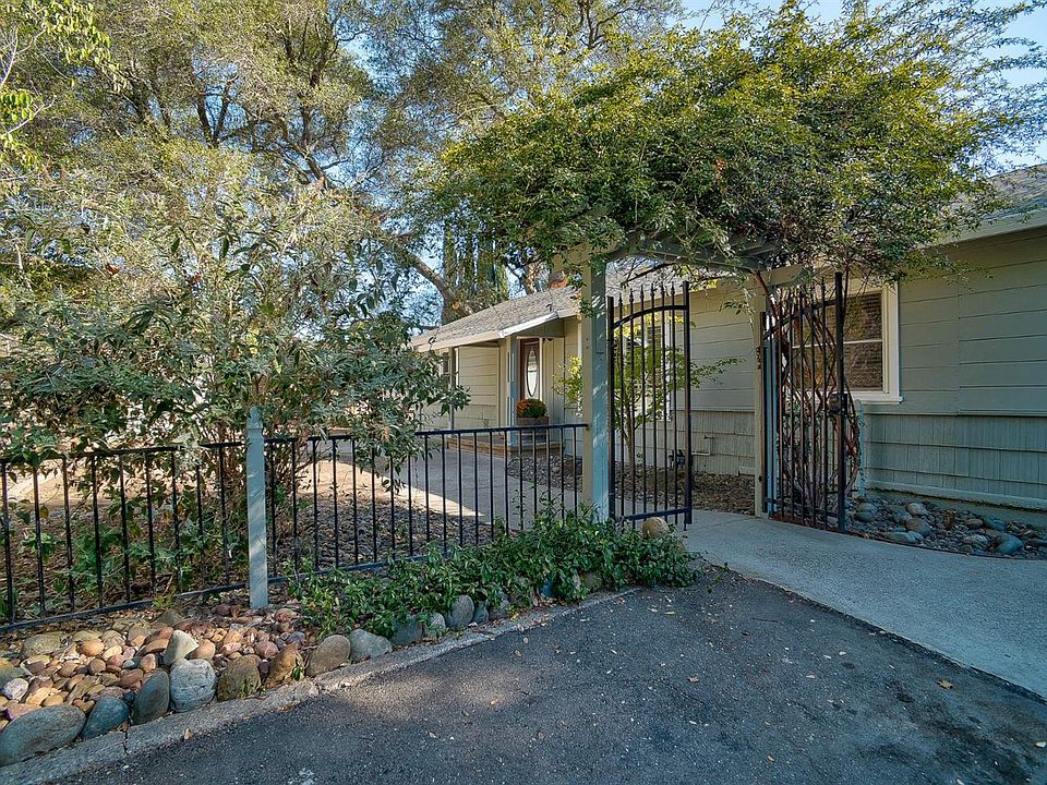 1st image of 7915 Lucie Ln