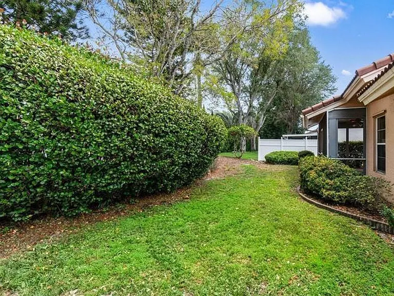10001 Country Brook Rd — Photo 18