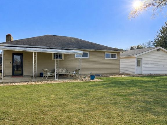 3rd image of 103 Garvin Rd