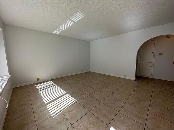 3rd image of 3347 Eckhart Ave