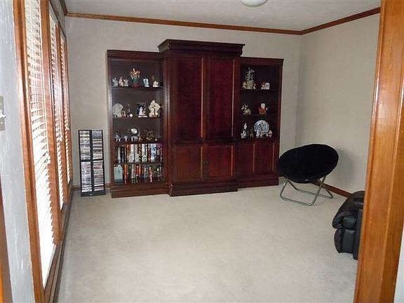 4th image of 7085 Burlington Dr