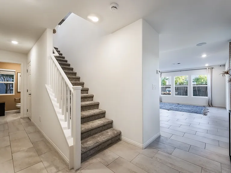 4327 W Gary Ave — Photo 16
