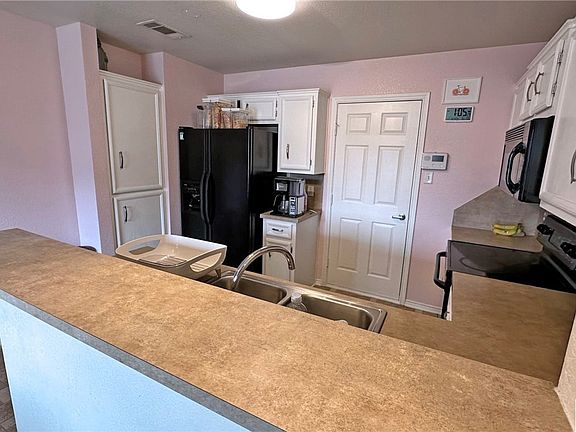 3rd image of 2809 Curtis Dr