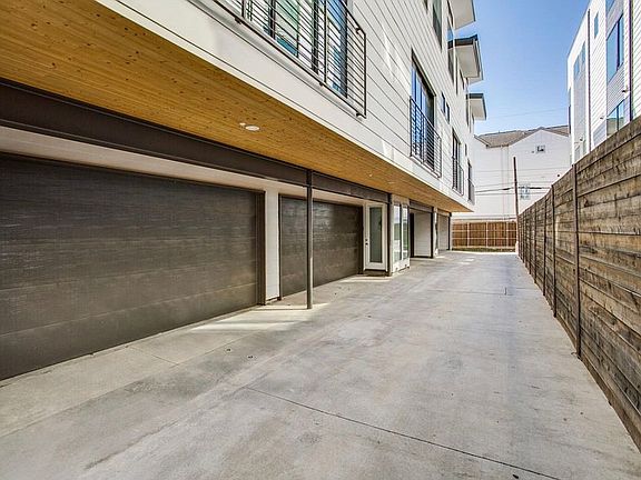 4th image of 2211 Moser Ave Unit 3
