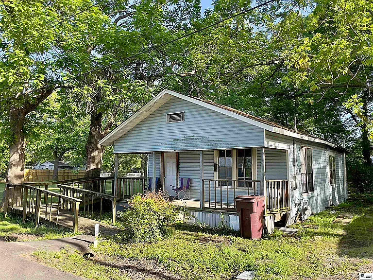 Building Photo - 109 Marshall St