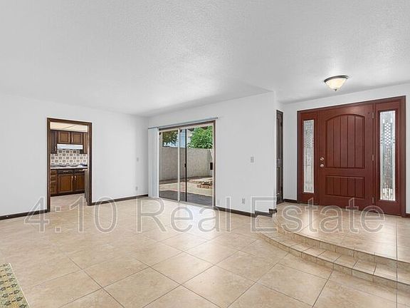 4th image of 2063 E Aspen Dr