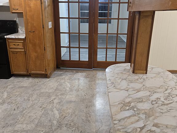 3rd image of 503 Carol Ave