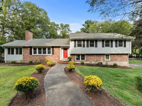 8 Karen Pines St, Dedham, MA 02026