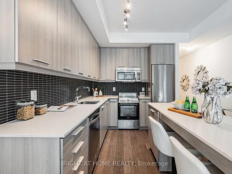 105 George St #312 — Photo 7