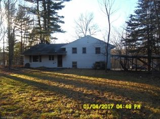 660 Morsetown Rd, West Milford, NJ 07480