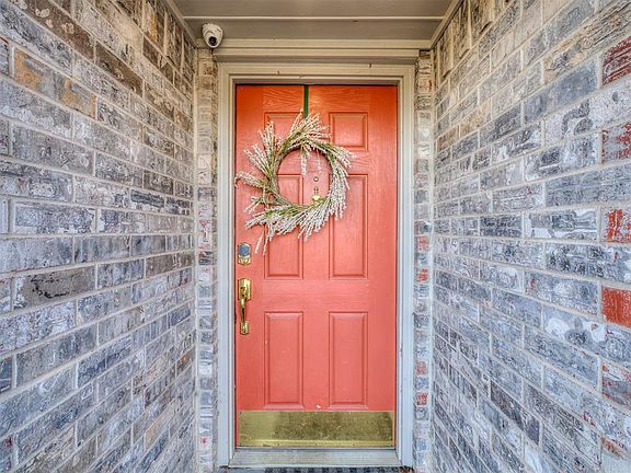 2nd image of 2316 Bradford Pl