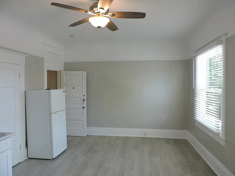 2220 L St #9 — Photo 2