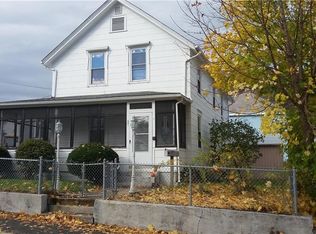 581 Fairmount St, Woonsocket, RI 02895