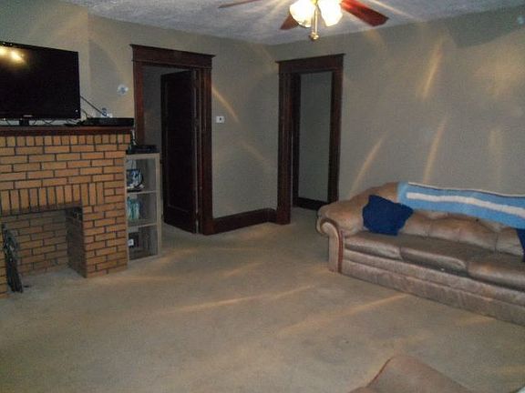 5th image of 34 Parkway St