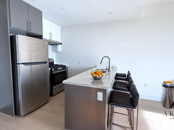 43-46 39th Place image 2 of 4