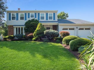 32 Staghorn Dr, North Brunswick, NJ 08902