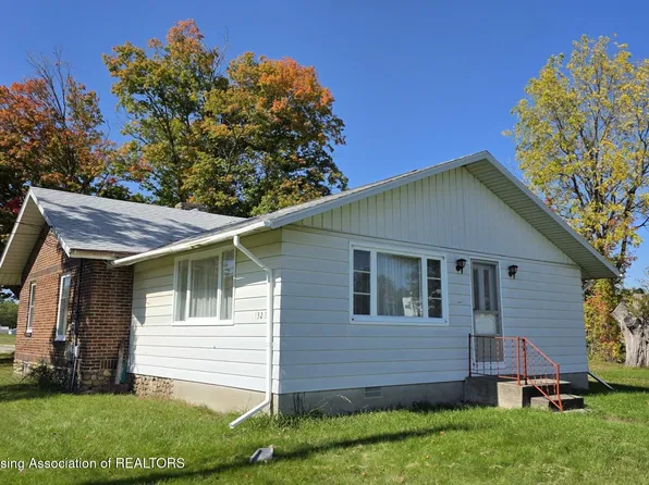 1323 E Willoughby Rd, Lansing, MI 48911