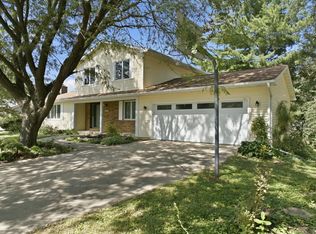 910 Juanita Ave, Cedar Falls, IA 50613