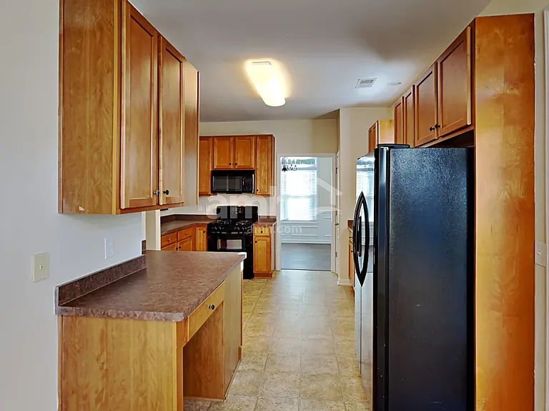 302 Harmony Lake Dr — Photo 4