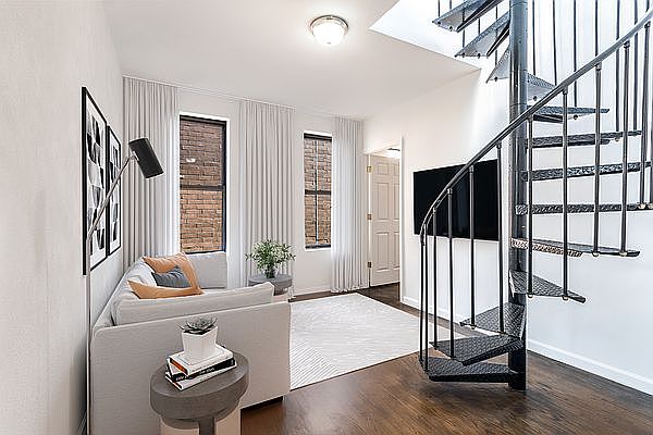 2nd image of 86 E 4th St #2/5