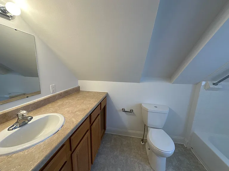 Summit St 1722 GW2 — Photo 19