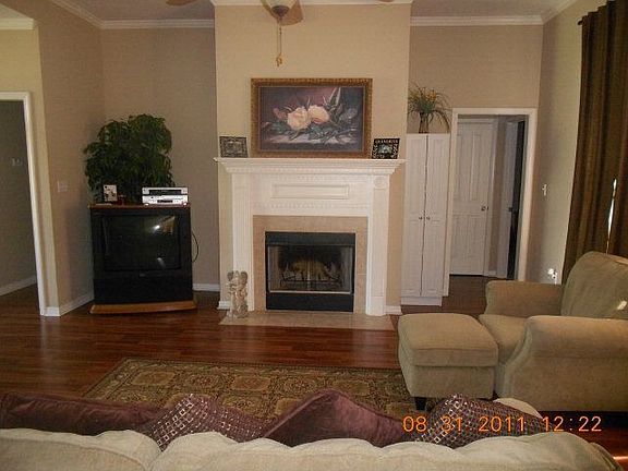 4th image of 30 Smallwood Dr