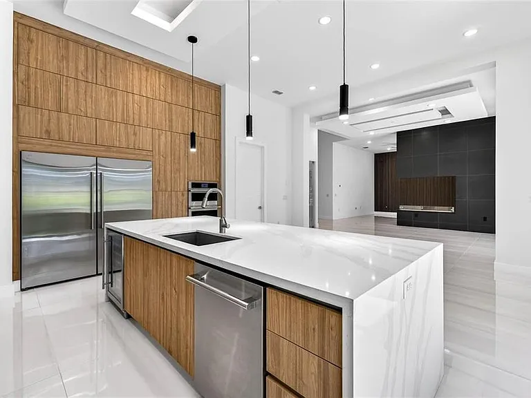 4426 W Euclid Ave — Photo 18