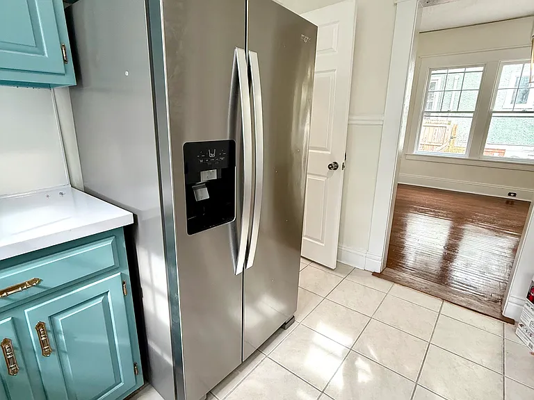 2312 Hawthorne Ave — Photo 10
