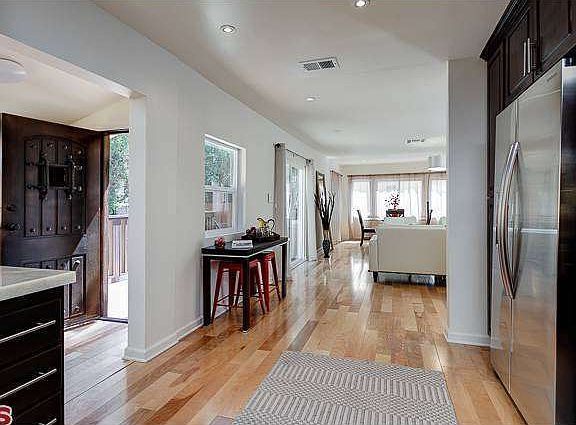 4th image of 2006 N Gower St
