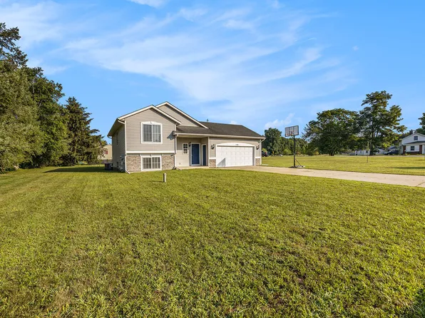 1796 River Bend Dr, Allegan, MI 49010